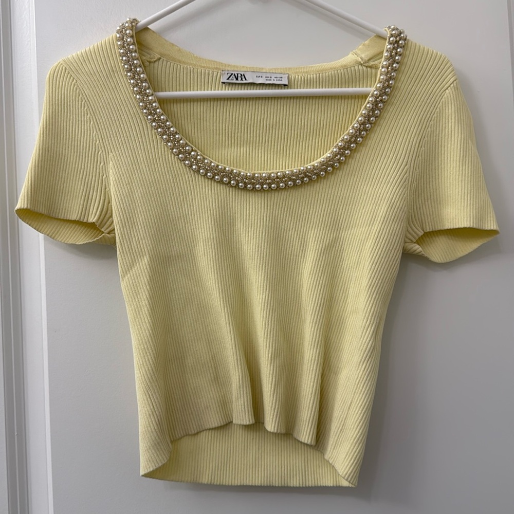 Zara Yellow Ribbed Top with Pearl Embellished Neckline – Zara, Size S